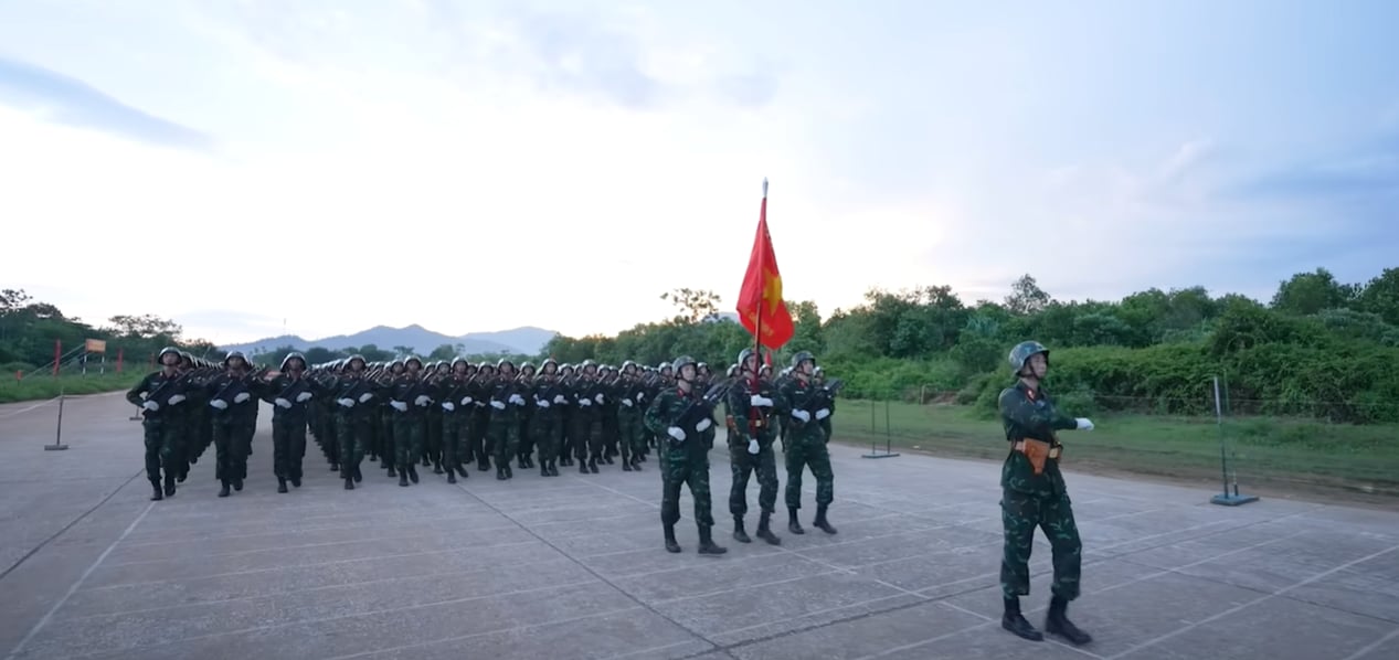 Thượng uý Lê Hoàng Hiệp chính thức xuất hiện ở Sao Nhập Ngũ, khung hình X3 sự đẹp trai hot nhất lúc này- Ảnh 1.