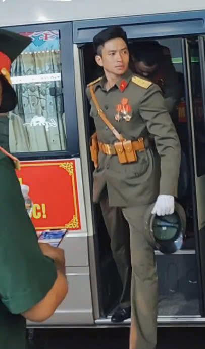Thượng uý Lê Hoàng Hiệp chính thức xuất hiện ở Sao Nhập Ngũ, khung hình X3 sự đẹp trai hot nhất lúc này- Ảnh 6.