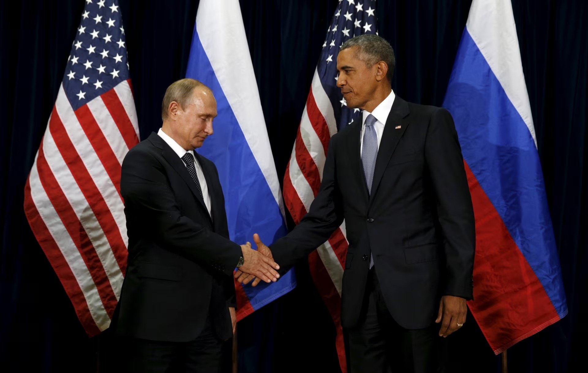 12-1755008305-7-lan-tong-thong-putin-dat-chan-den-my.jpg