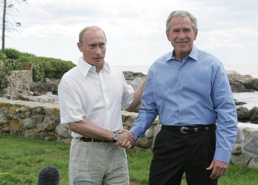 12-1755008305-7-lan-tong-thong-putin-dat-chan-den-my.jpg