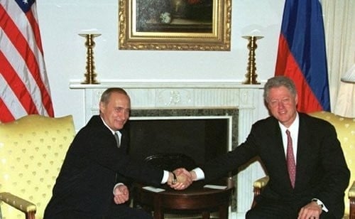 12-1755008306-7-lan-tong-thong-putin-dat-chan-den-my.jpeg