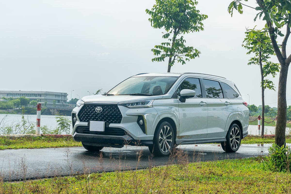 Toyota Veloz 2.jpeg