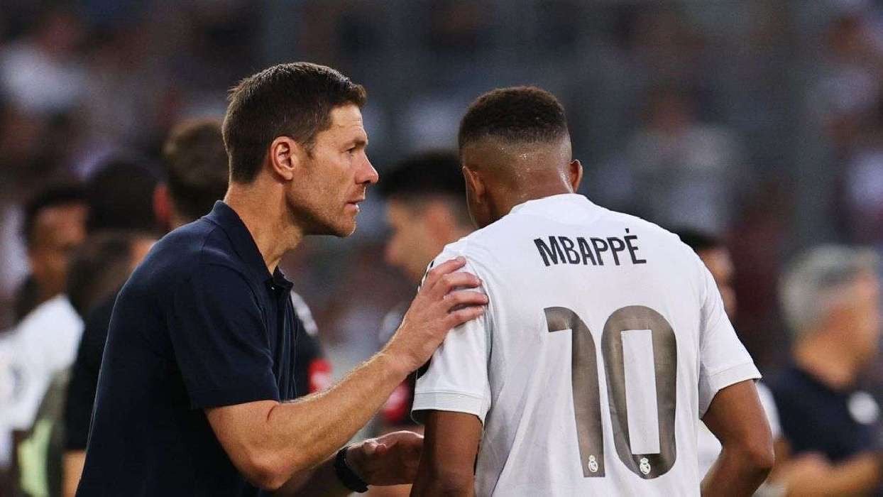 Mbappe Xabi EFE.jpg