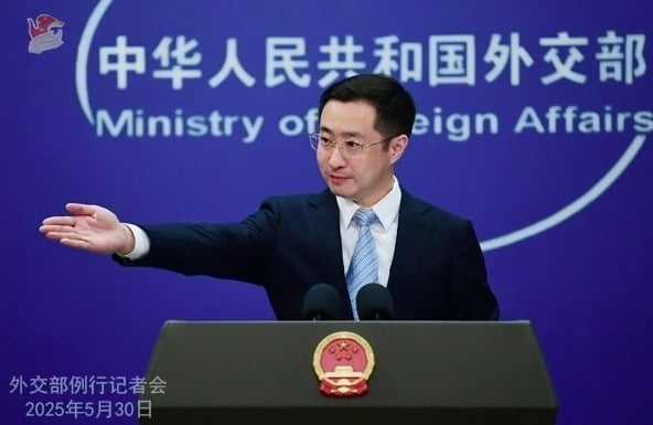 13-1755054211-trung-quoc-cat-dut-quan-he-voi-tong-thong-cong-hoa-sec.jpg