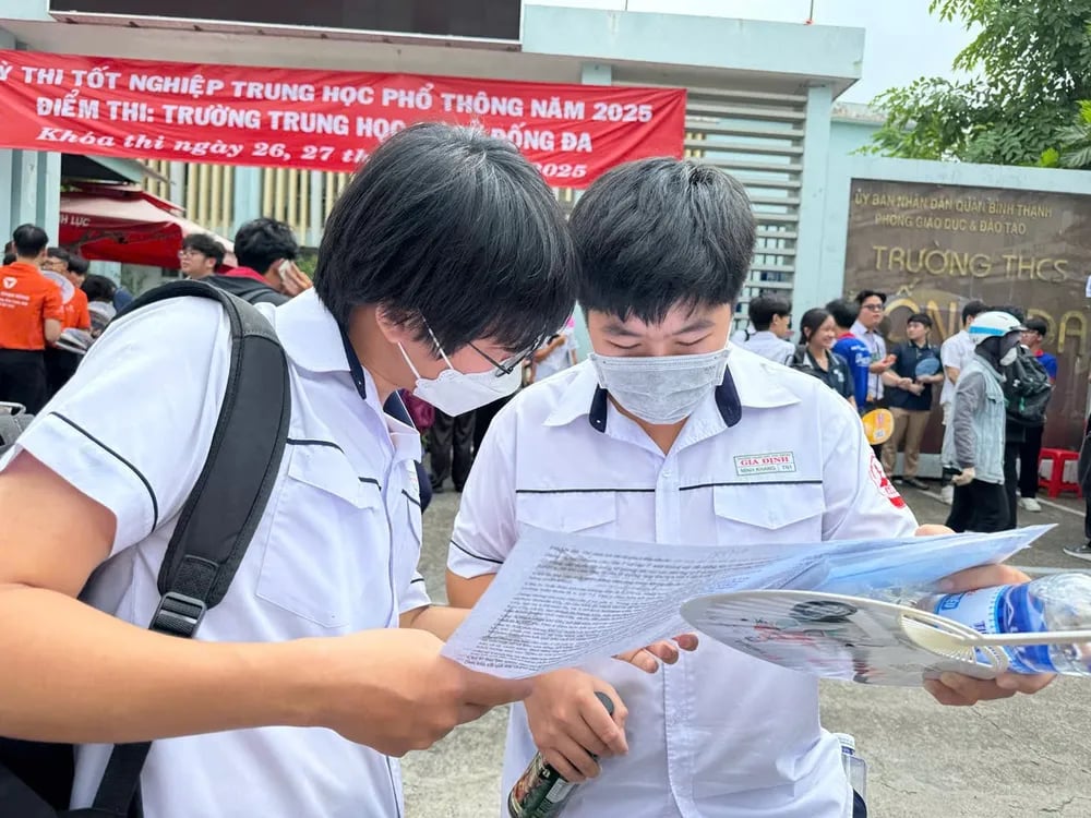 13-1755056195-mot-thi-sinh-tu-11-diem-tang-vot-len-875-diem-sau-phuc-khao-bai-thi-tot-nghiep-thpt.webp