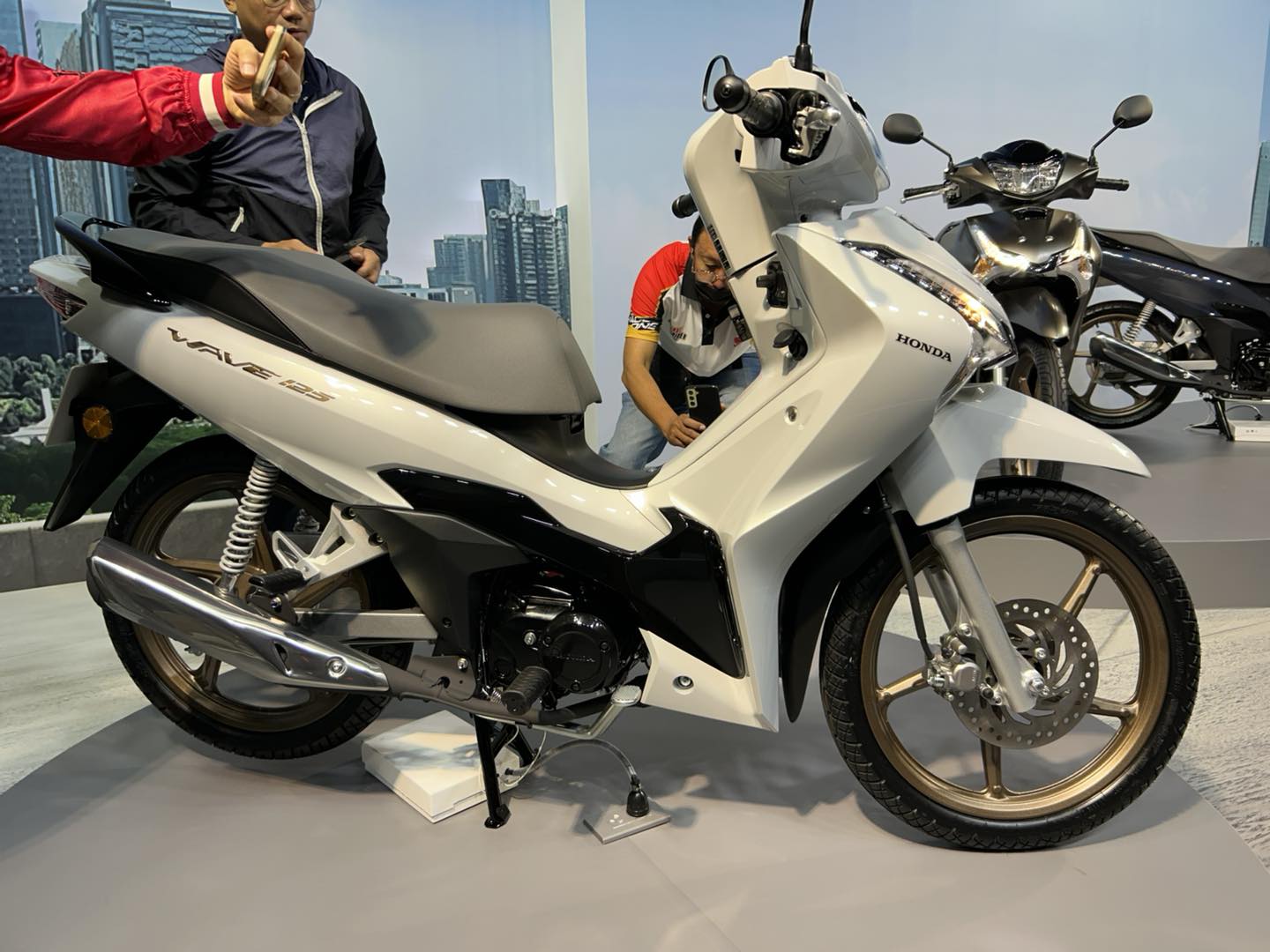 Ra mắt Honda Wave 125 đời mới: Có khóa thông minh và phanh 