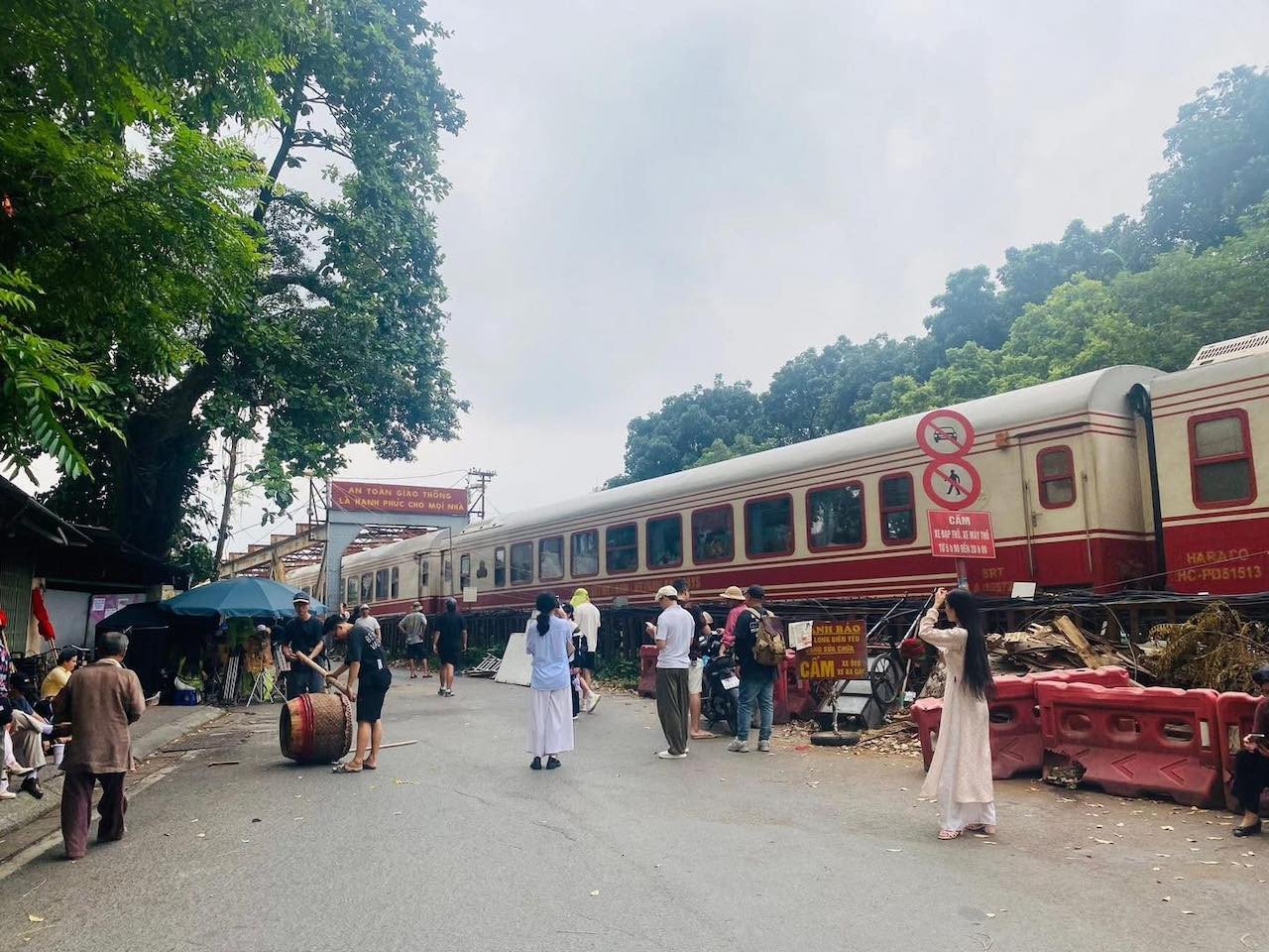 tăc đường.jpg