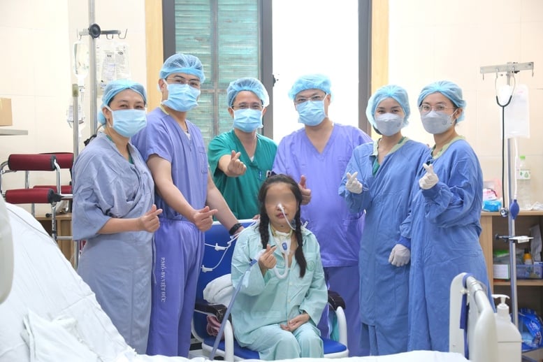 Lần đầu tiên Việt Nam ghép thành công đồng thời tim và phổi cho người suy đa tạng- Ảnh 1.