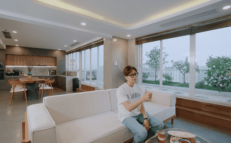 Nam nghệ sĩ sỡ hữu mỗi quận 2 căn nhà: “Phú ông” showbiz Việt, 23 tuổi có con, U40 siêu giàu, chưa vợ - Ảnh 2.
