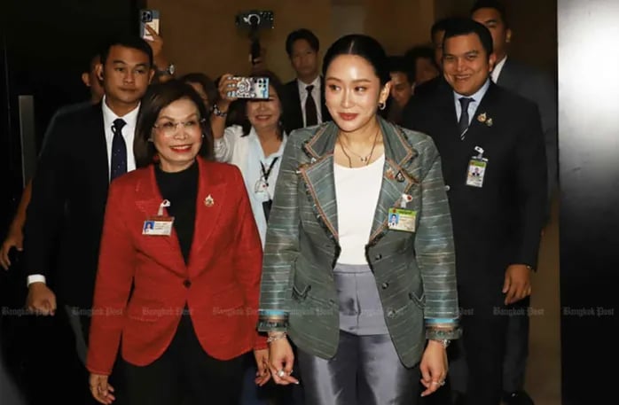 15-1755227190-be-boi-doan-ghi-am-voi-ong-hunsen-paetongtarn-phan-bac-do-la-sach-luoc-dam-phan-khong-phai-loi-hua-hen.webp