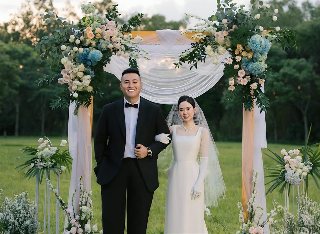 Cho người lạ số điện thoại, cô gái 