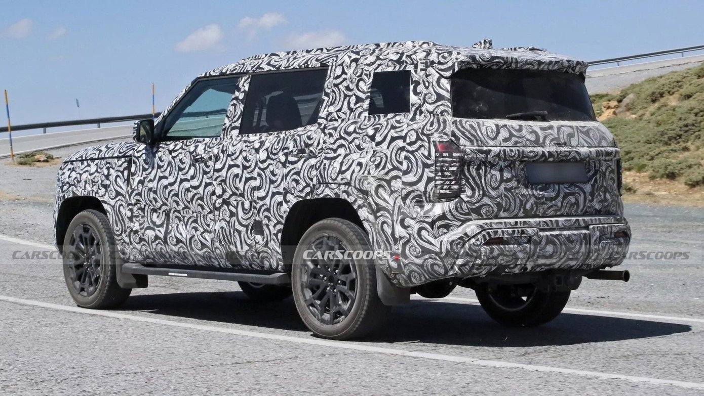 mitsubishi-pajero-montero-scoop-2-2048x1043.jpg