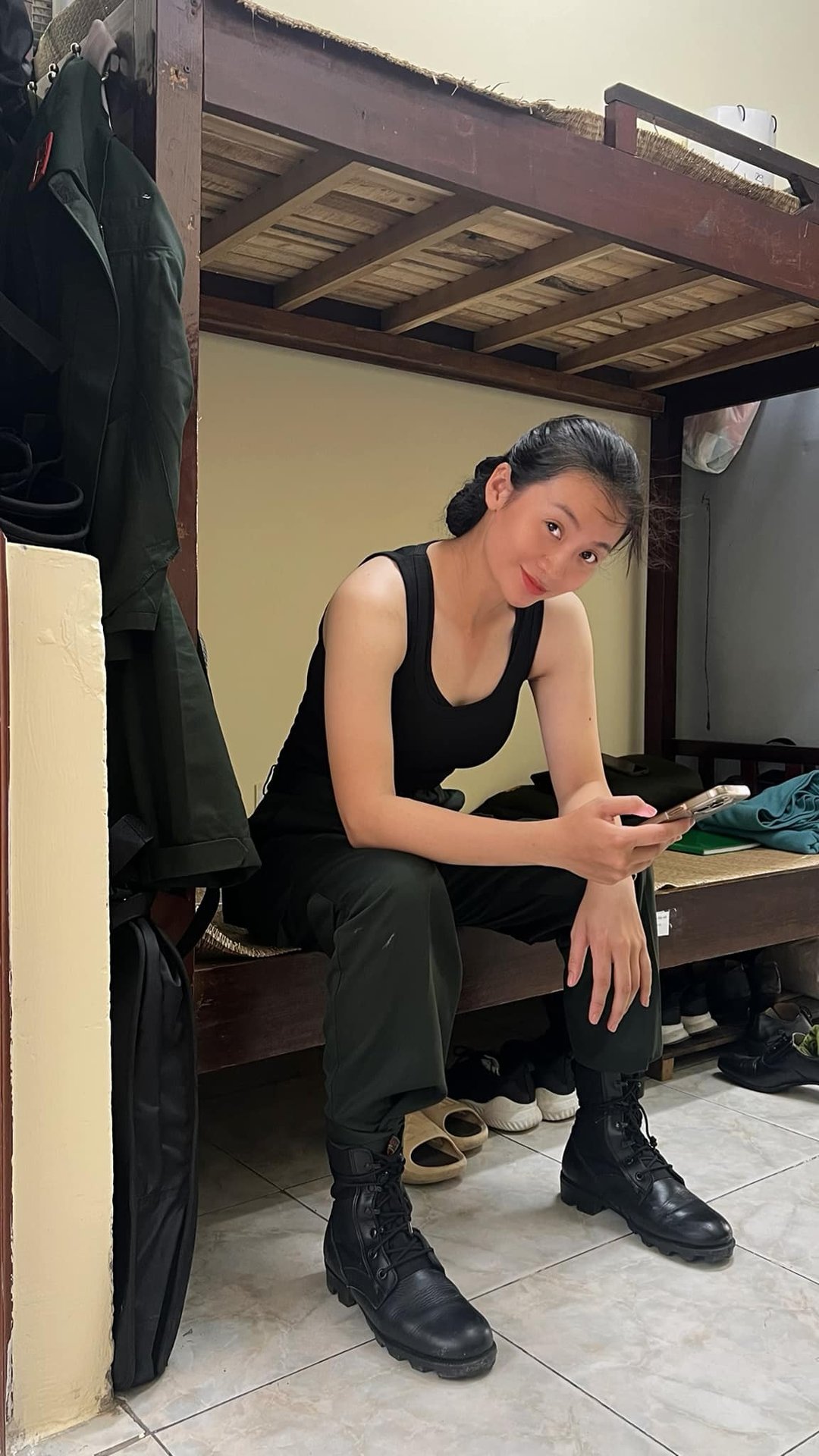 Đại uý Công an xinh đẹp, giỏi võ "quật ngã" quái xế ở Hồ Gươm: Tôi vẫn còn độc thân - Ảnh 5.