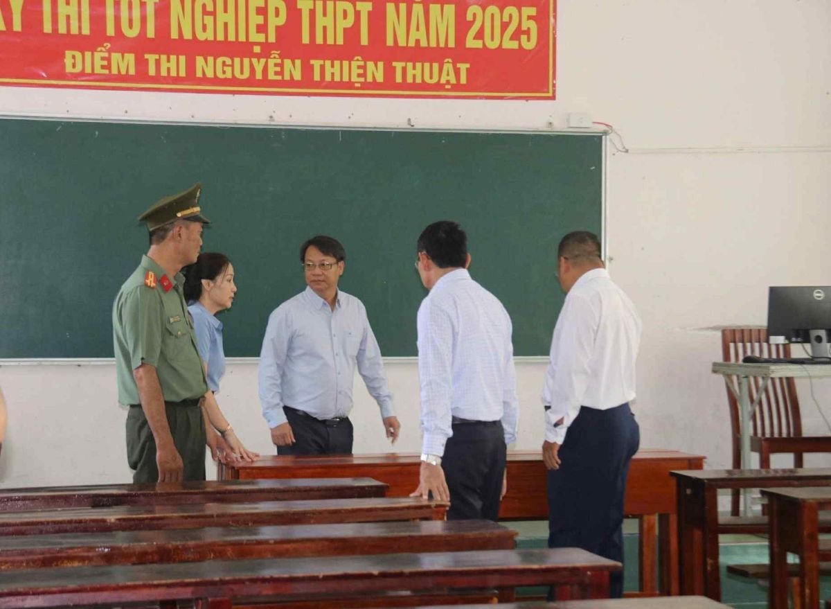 15-1755249492-150-bai-thi-van-tang-diem-sau-phuc-khao-khanh-hoa-lam-ro-trach-nhiem-nguoi-cham.jpg