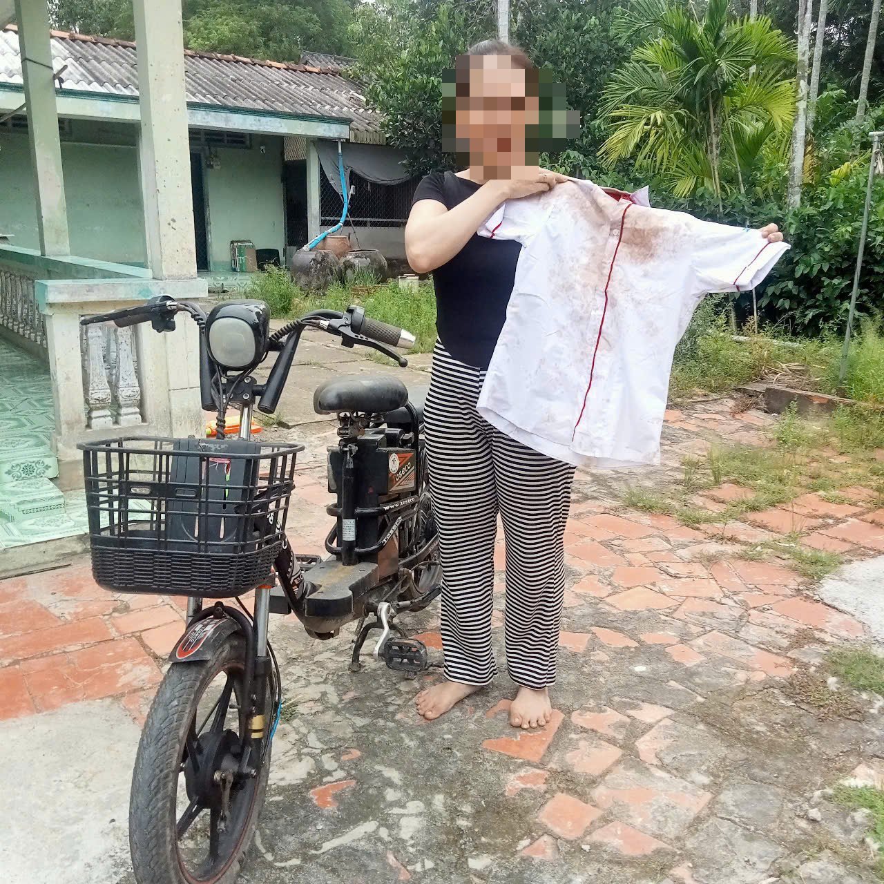 Vụ TNGT làm nữ sinh tử vong ở Vĩnh Long: Gia hạn thời gian điều tra 2 tháng- Ảnh 1.