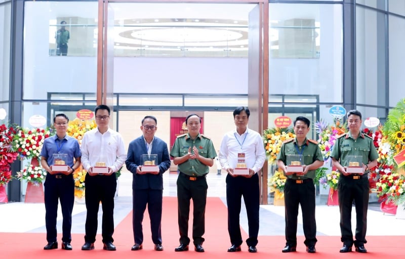 Tổng Bí thư Tô Lâm dự, cắt băng khánh thành Trụ sở Bộ Công an -1