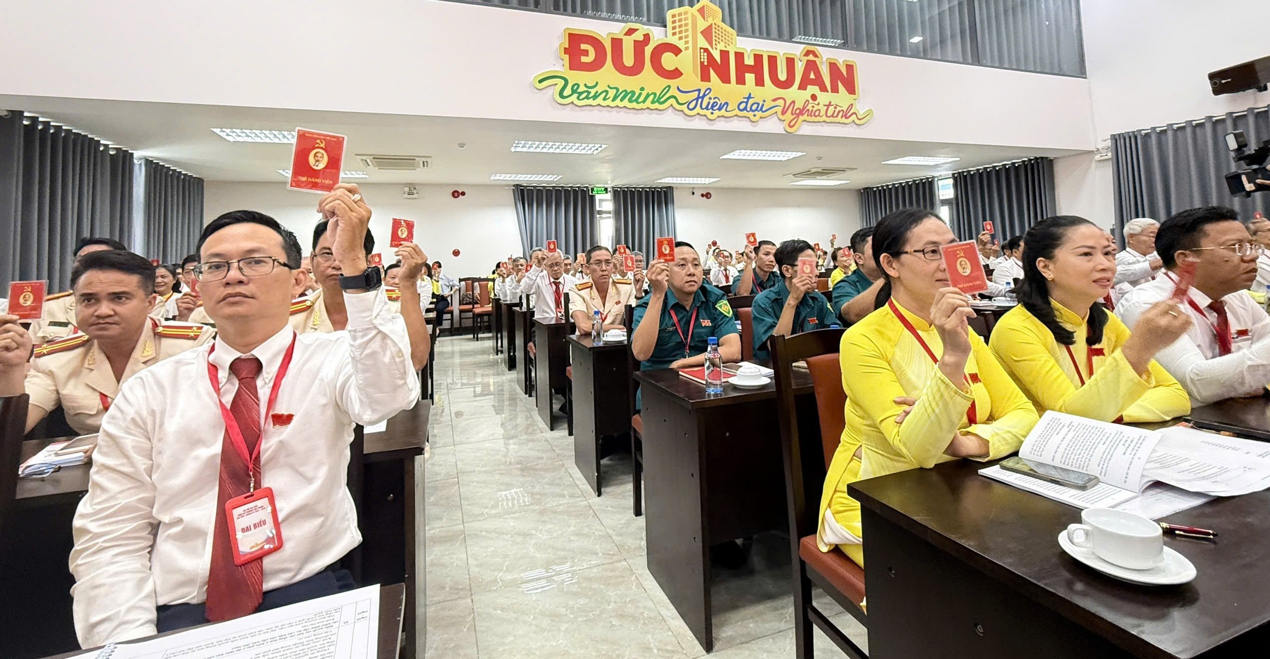 Bà Phan Thị Thanh Phương giữ chức Bí thư Đảng ủy phường Đức Nhuận, TP HCM- Ảnh 5.