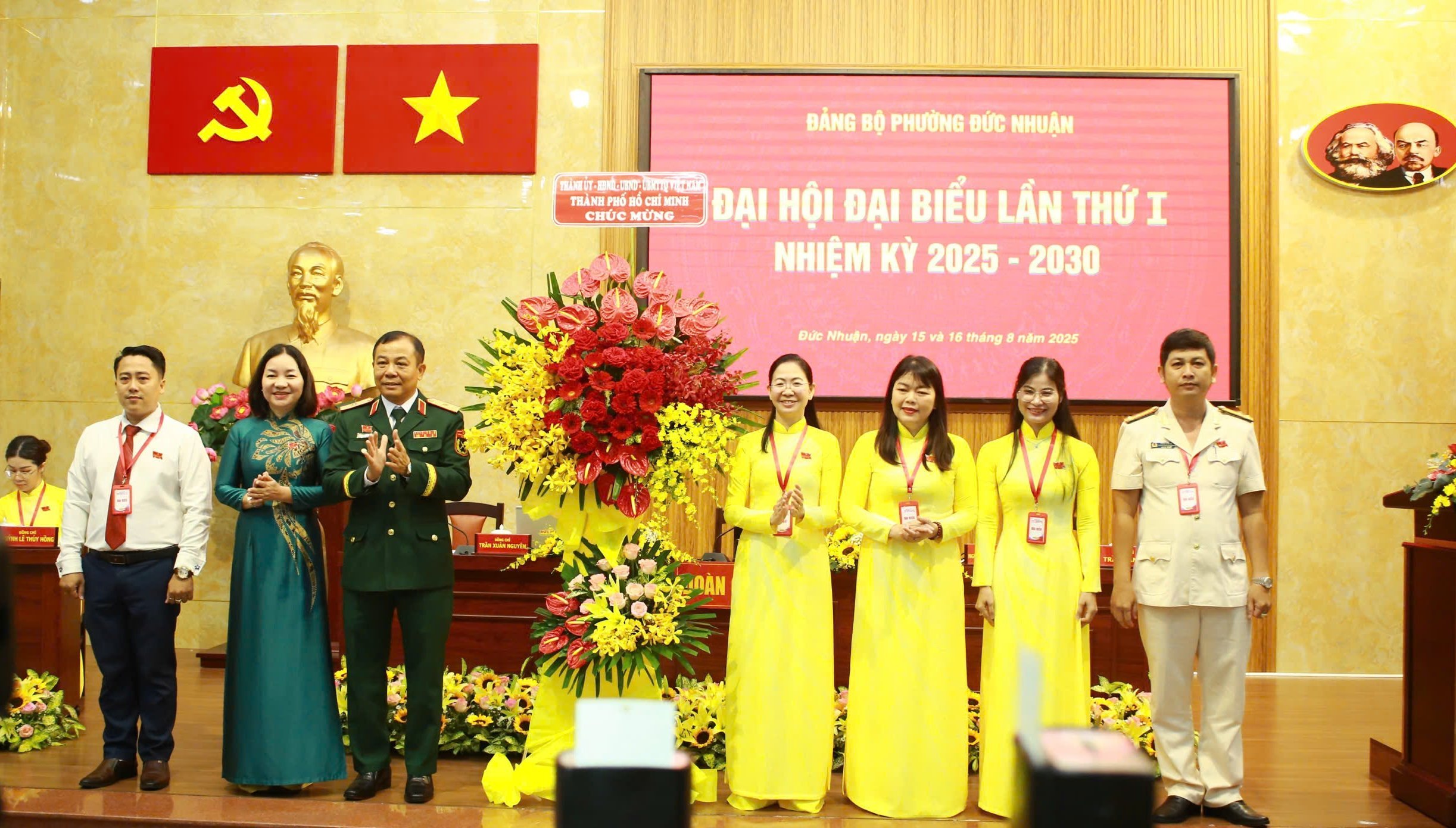 Bà Phan Thị Thanh Phương giữ chức Bí thư Đảng ủy phường Đức Nhuận, TP HCM- Ảnh 7.