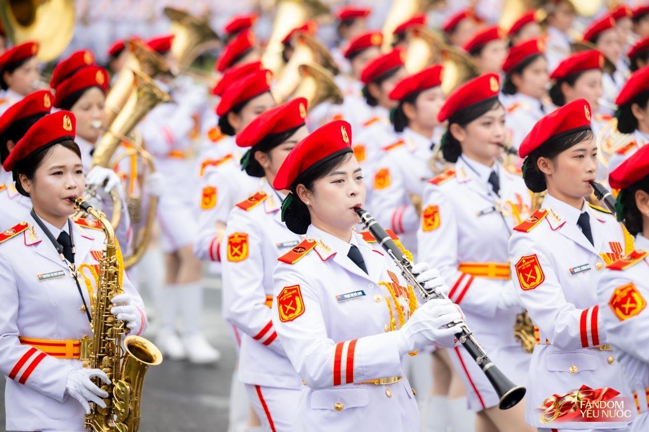 Những nữ quân nhân gây ấn tượng mạnh trong buổi tổng hợp luyện A80 dưới mưa- Ảnh 1.