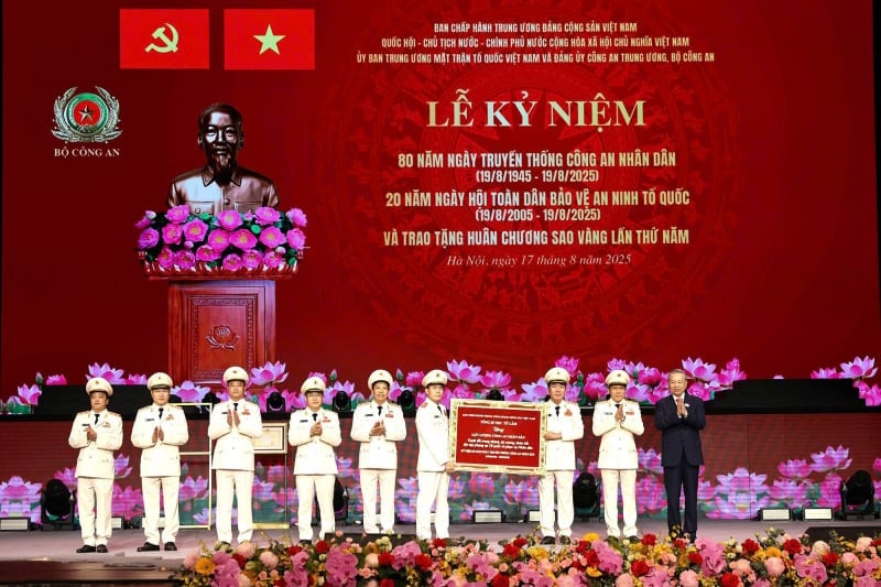 Tổng Bí thư Tô Lâm trao Huân chương Sao Vàng - phần thưởng cao quý nhất tặng Bộ Công an -3