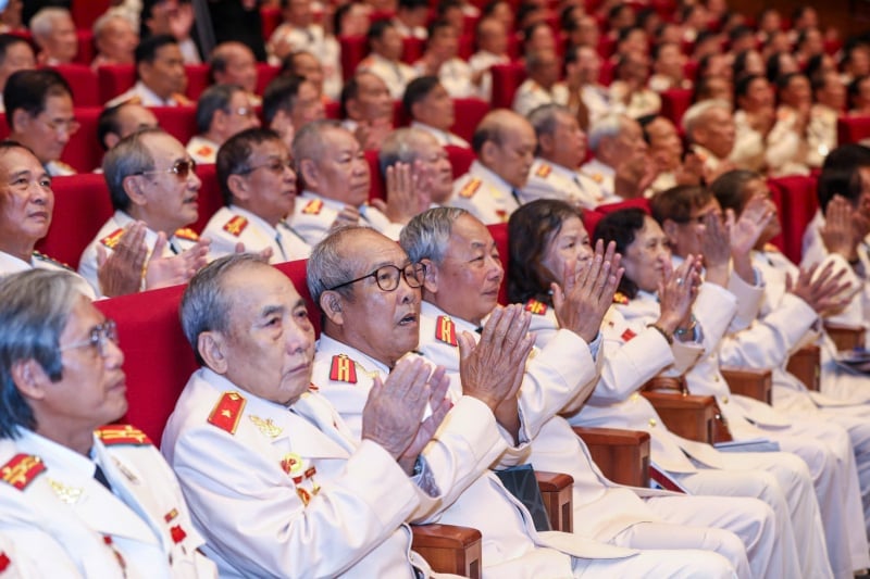 Tổng Bí thư Tô Lâm trao Huân chương Sao Vàng - phần thưởng cao quý nhất tặng Bộ Công an -1