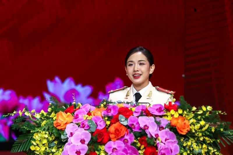 Tổng Bí thư Tô Lâm trao Huân chương Sao Vàng - phần thưởng cao quý nhất tặng Bộ Công an -0