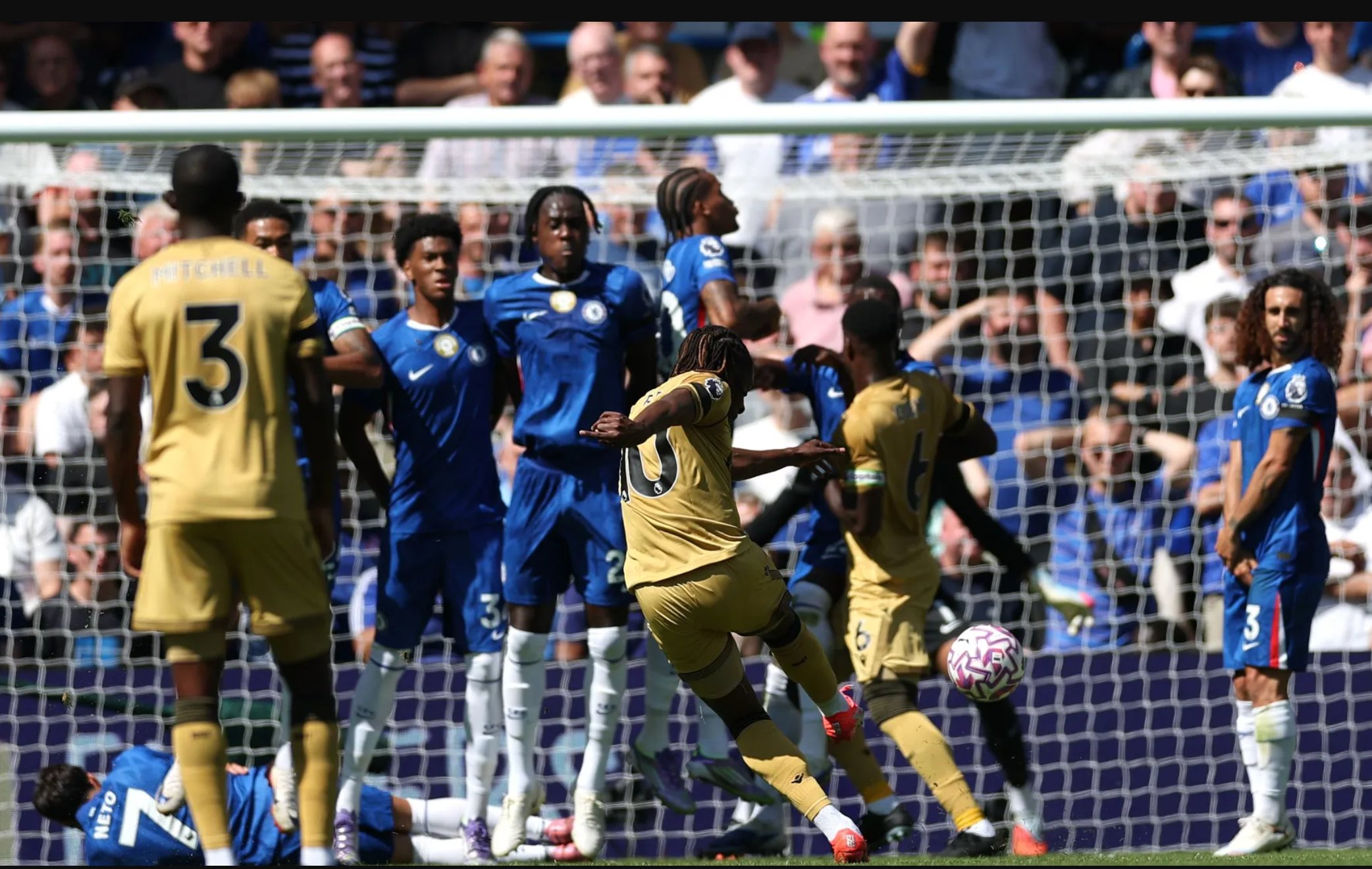 Nhà vô địch thế giới Chelsea bị Palace cầm hòa tại sân nhà Stamford Bridge - Ảnh 2.