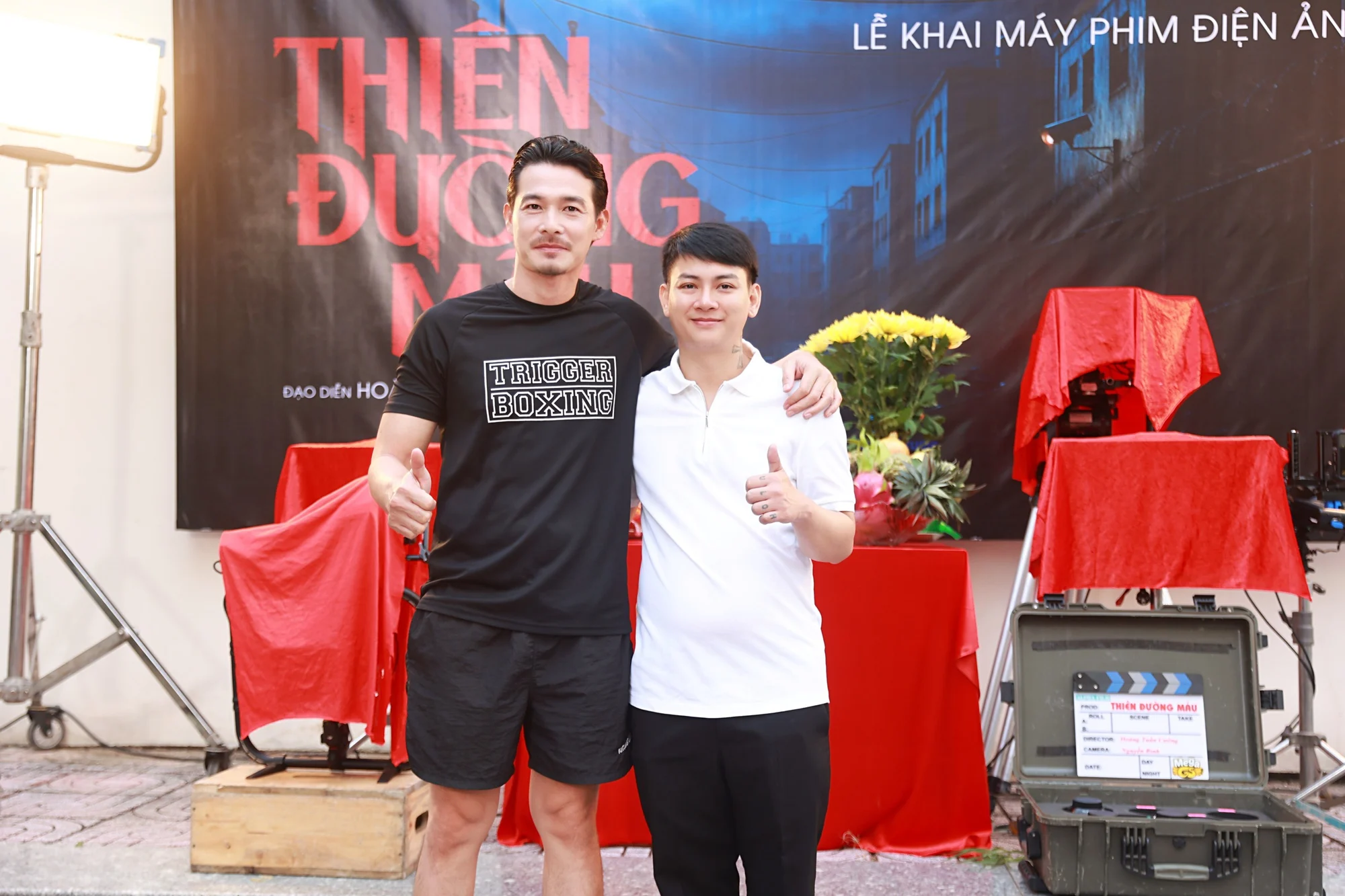 Tài tử có “gương mặt điện ảnh” đẹp nhất Việt Nam: Nhan sắc chặt chém cả showbiz, mặc áo rách lên người vẫn sang- Ảnh 1.