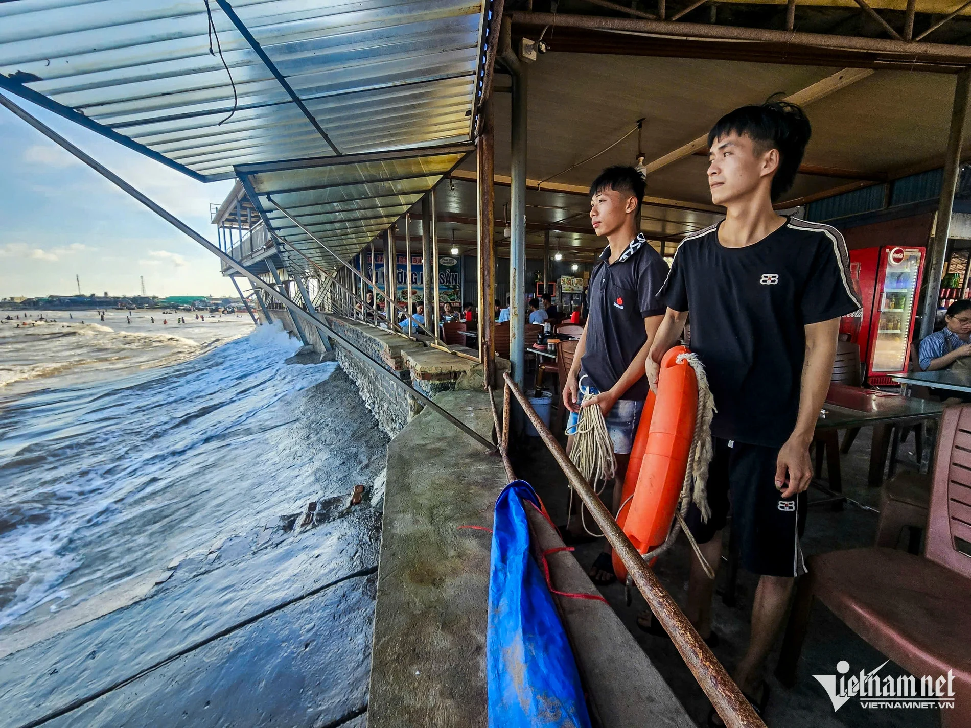 W-Cứu hộ_5.jpg