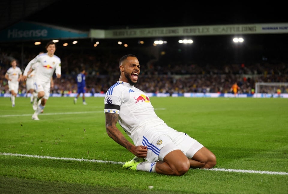 19-1755560058-leeds-gay-an-tuong-trong-ngay-tro-lai-premier-league.jpg
