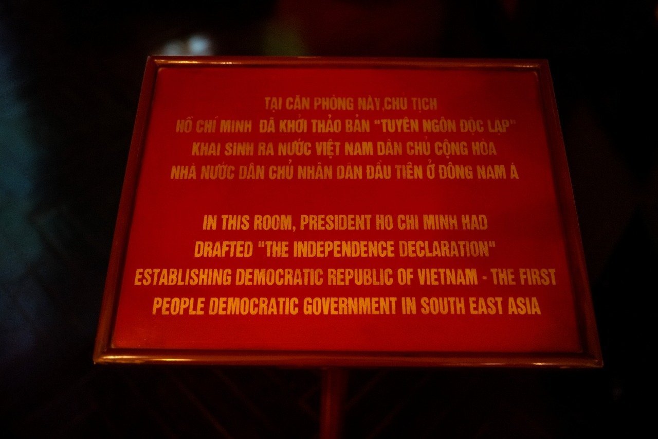 19-1755575921-khung-canh-bat-ngo-ben-trong-ngoi-nha-dac-biet-giua-long-pho-co-ha-noi-sau-80-nam.jpg