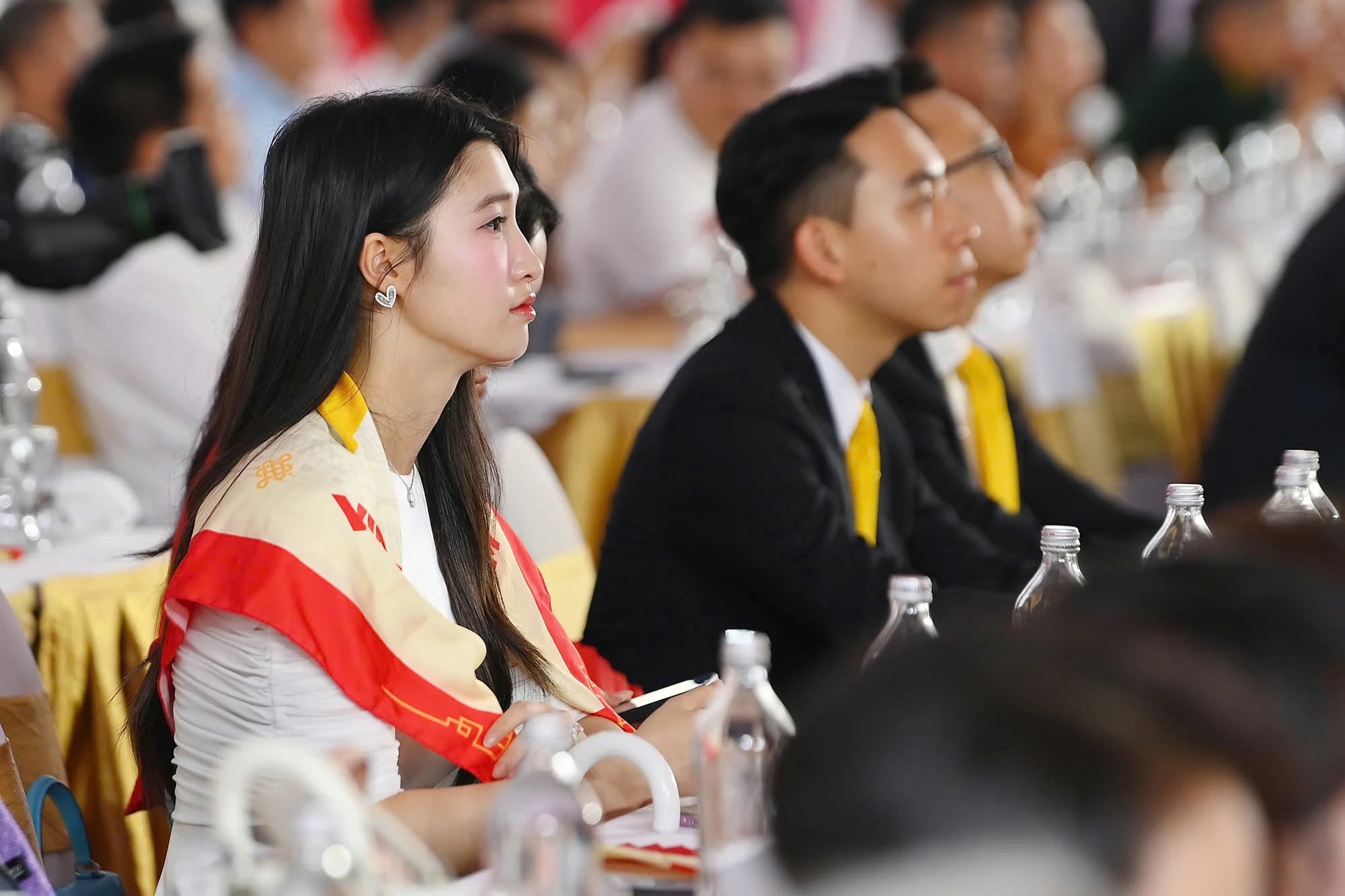 A hau Phuong Nhi anh 1