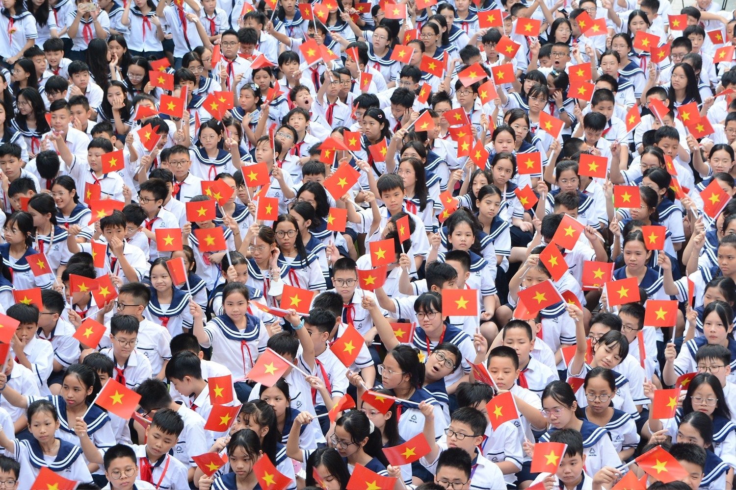 19-1755588837-tu-nam-hoc-moi-nay-hoc-sinh-sinh-vien-ca-nuoc-don-loat-tin-vui.png