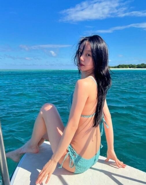 Hyeri diện bikini lộ vòng 2 xồ xề, hóa ra trước giờ là