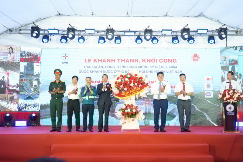 Khánh thành hòa lưới điện tổ máy số 1 - Dự án Nhà máy Thủy điện Hòa Bình mở rộng -0