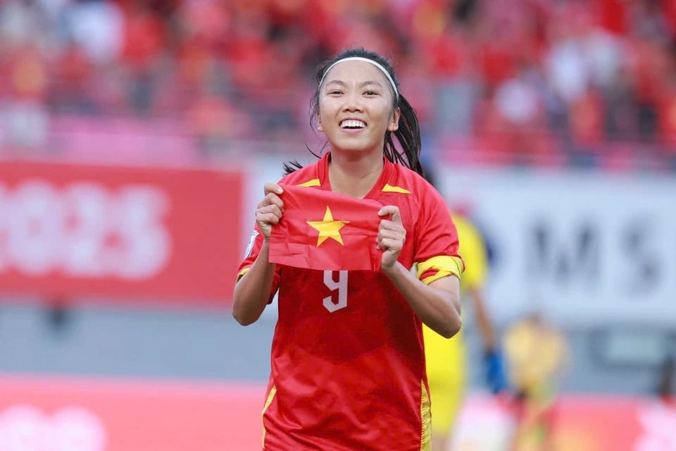 19-1755606242-huynh-nhu-lap-cong-sau-gan-2-nam-viet-nam-tiep-tuc-danh-bai-thai-lan.jpg
