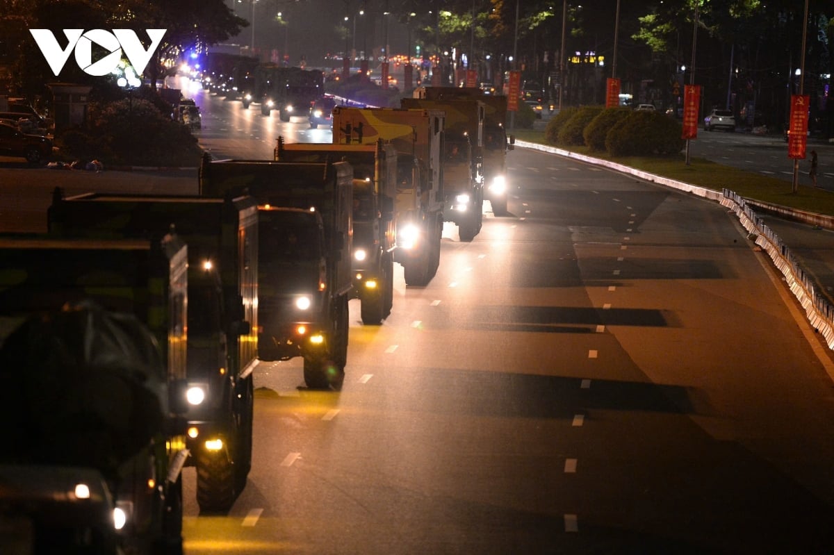 dan khi tai tiep tuc co dong trong dem ve trung tam ha noi hinh anh 7