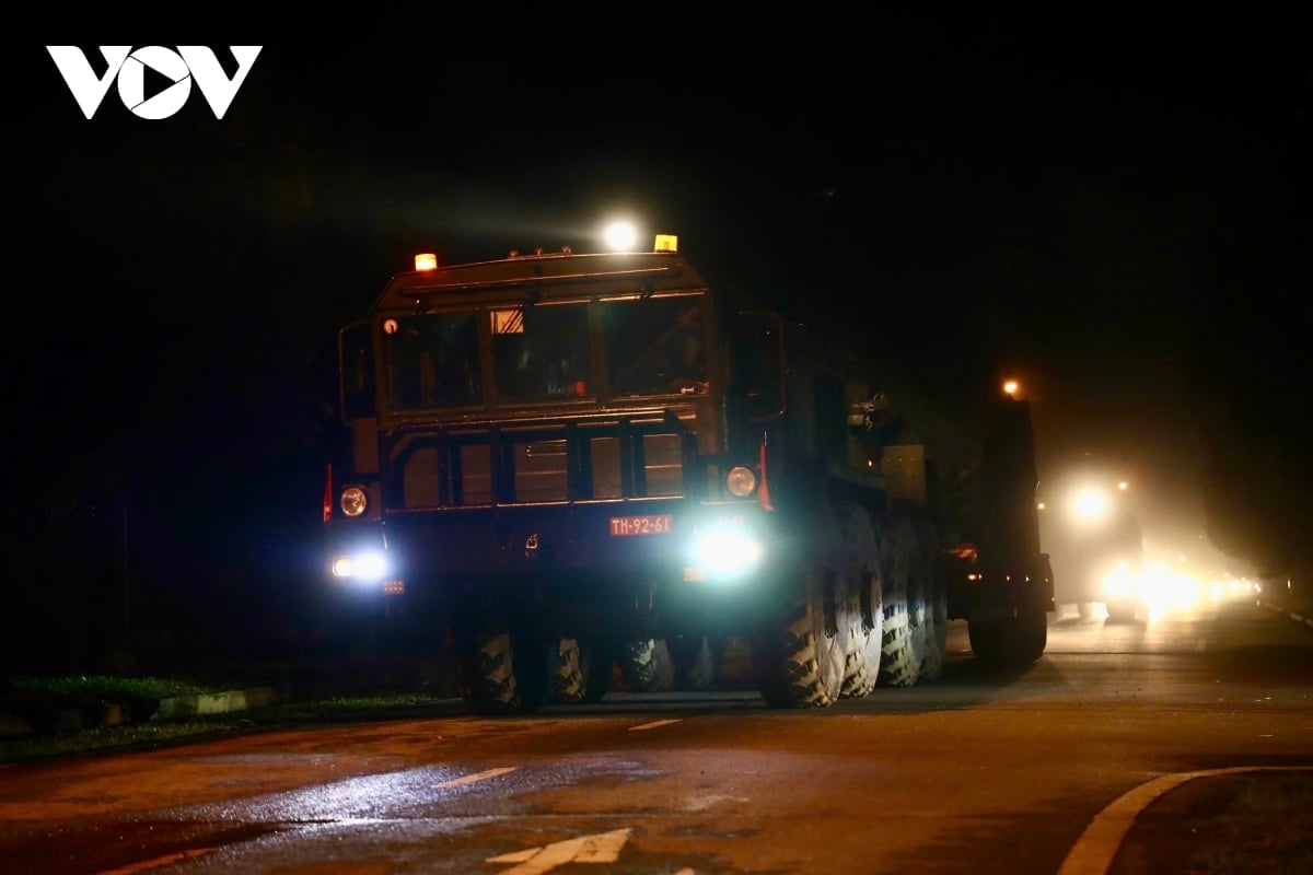 dan khi tai tiep tuc co dong trong dem ve trung tam ha noi hinh anh 9