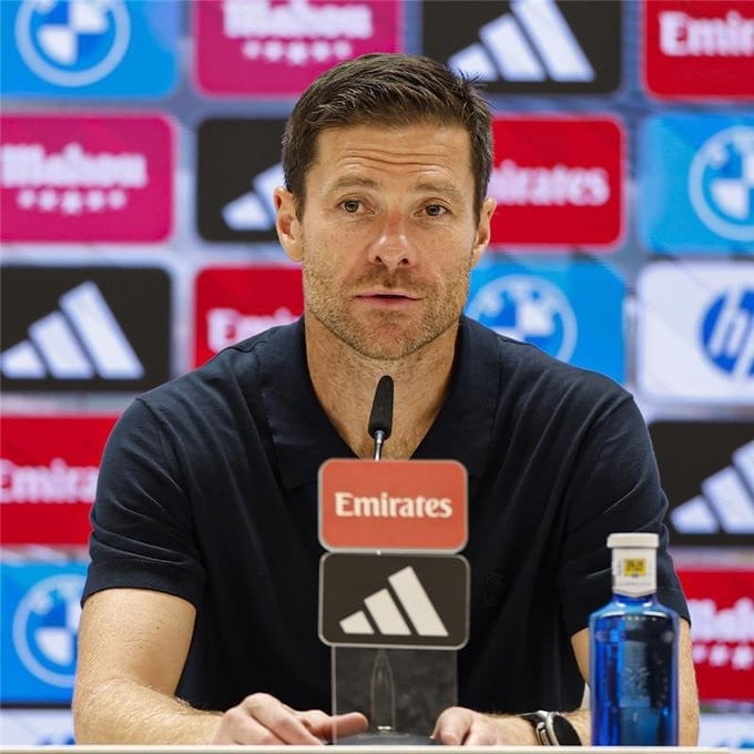 Xabi Alonso RM.jpg