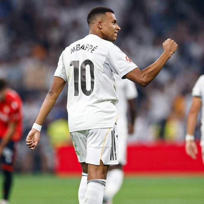 Mbappe 20 RM.jpg