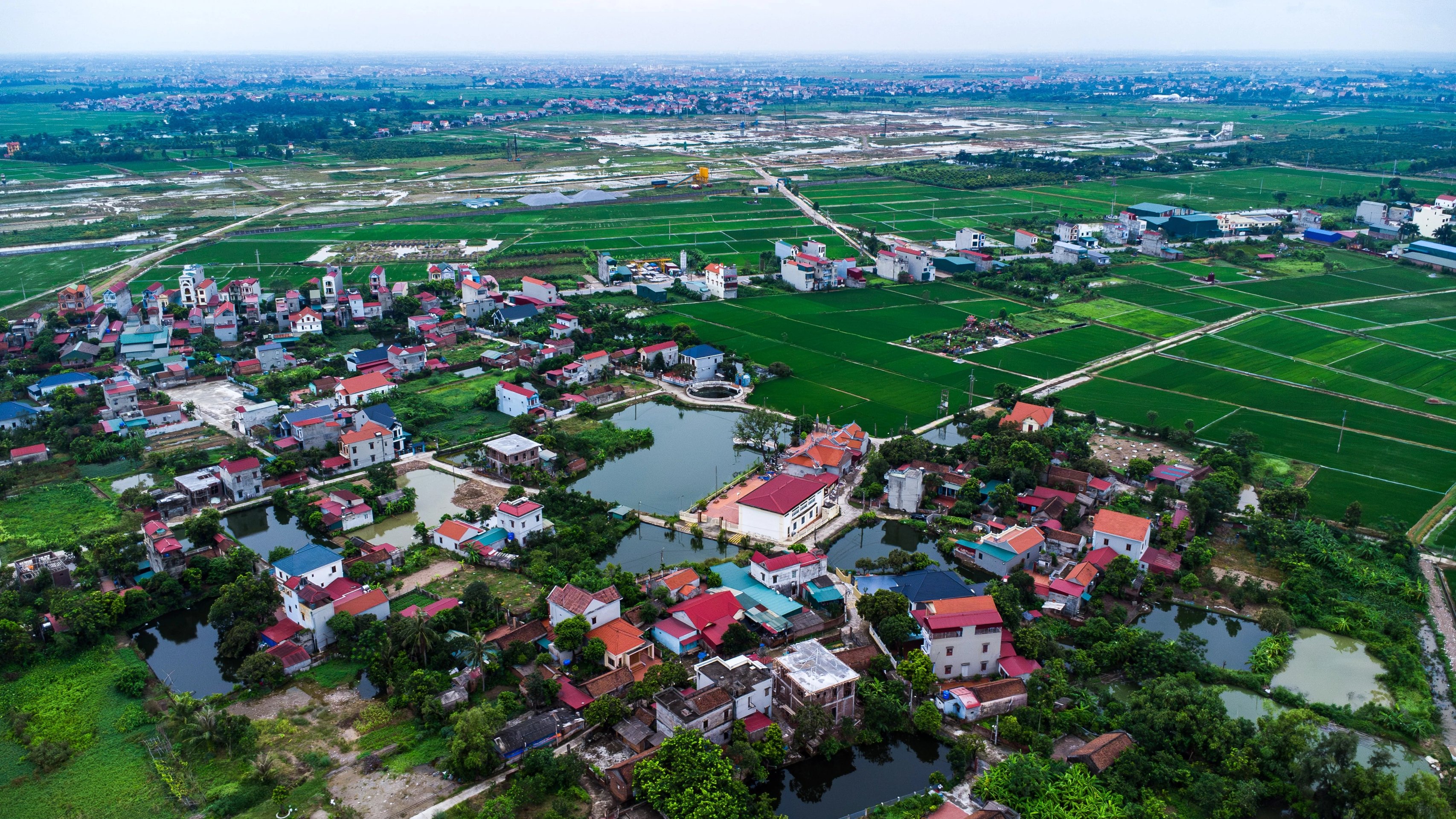 20-1755658957-can-canh-khu-dat-gan-2000-ha-xay-sieu-san-bay-121000-ty-dong.jpg