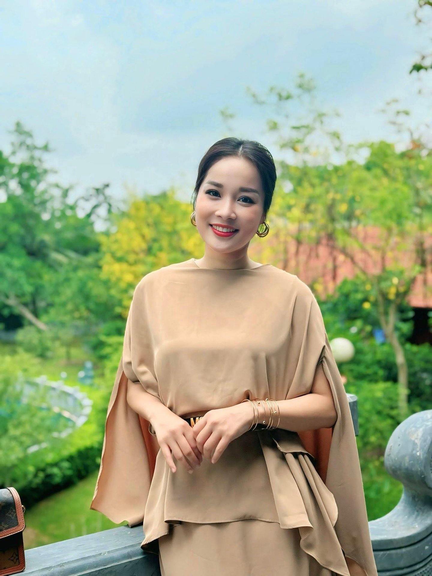 Nhan sắc tuổi 40 và cuộc sống sang chảnh của đại úy công an là mỹ nhân Nhật ký Vàng Anh đình đám- Ảnh 1.