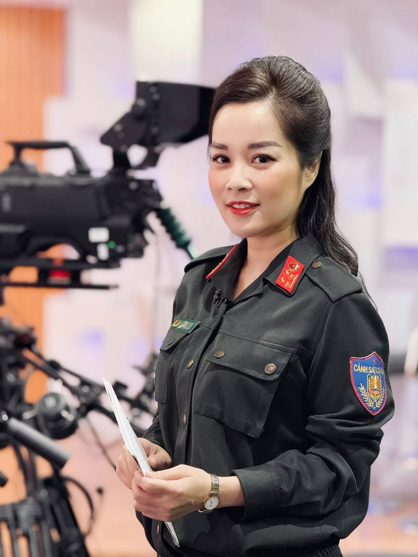 Nhan sắc tuổi 40 và cuộc sống sang chảnh của đại úy công an là mỹ nhân Nhật ký Vàng Anh đình đám- Ảnh 3.