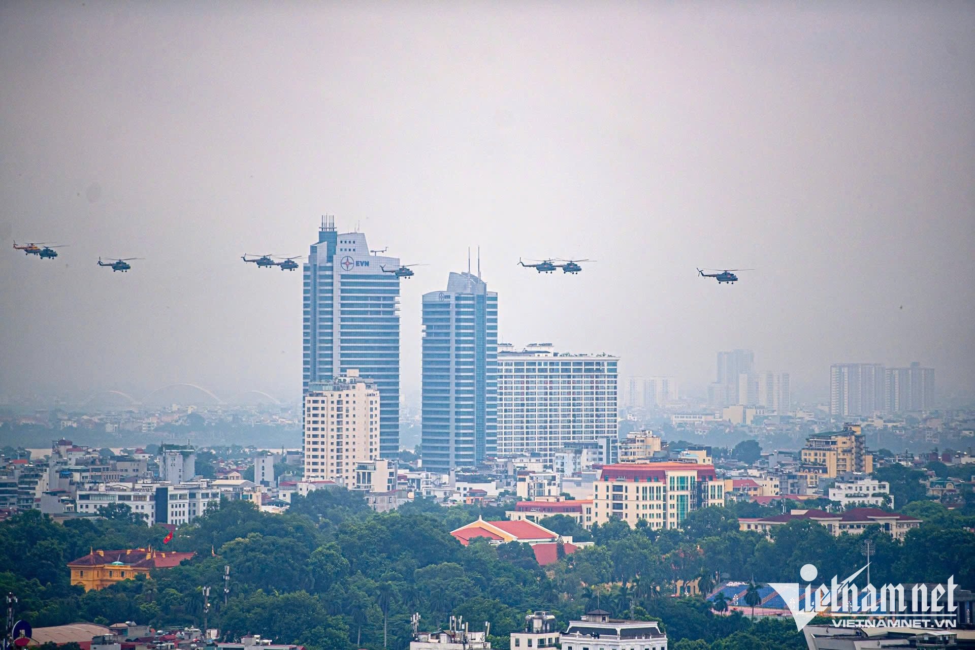 W-may bay nguyen hue.jpg