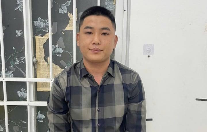 Thanh niên đánh gãy sống mũi tài xế ở TP.HCM vì tưởng taxi đi ngược chiều'- Ảnh 1.