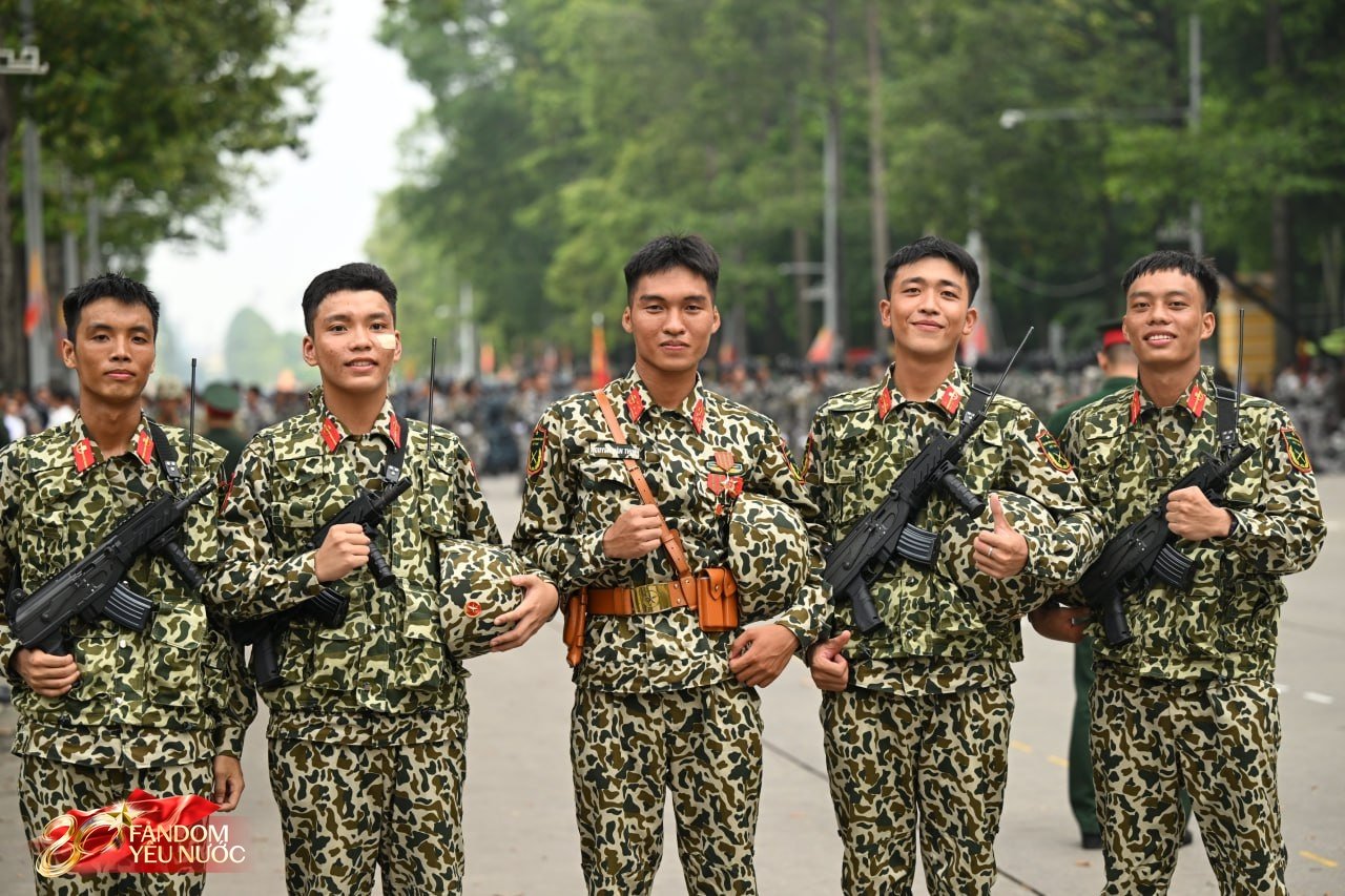 Tôi đi bộ 10.000 bước, len lỏi 9 tiếng trên phố ngày Tổng hợp luyện đầu tiên ở Hà Nội và thấy những điều “không chiếu trên TV”- Ảnh 15.