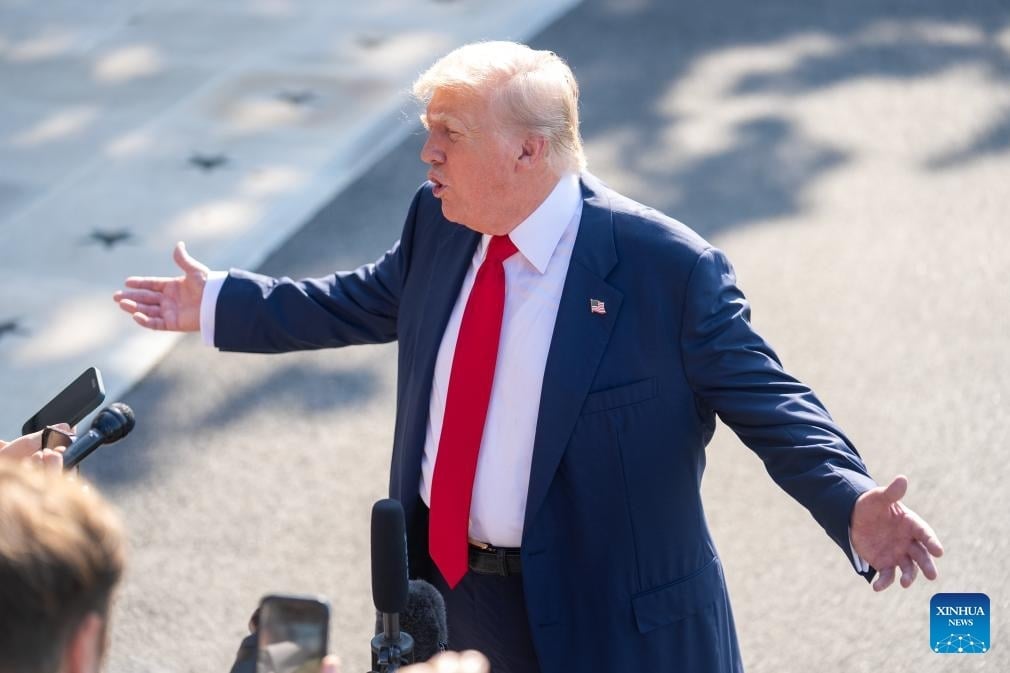 Tổng thống Donald Trump “xoay chiều”, bảo vệ không phận Ukraine bằng cách đặc biệt- Ảnh 1.