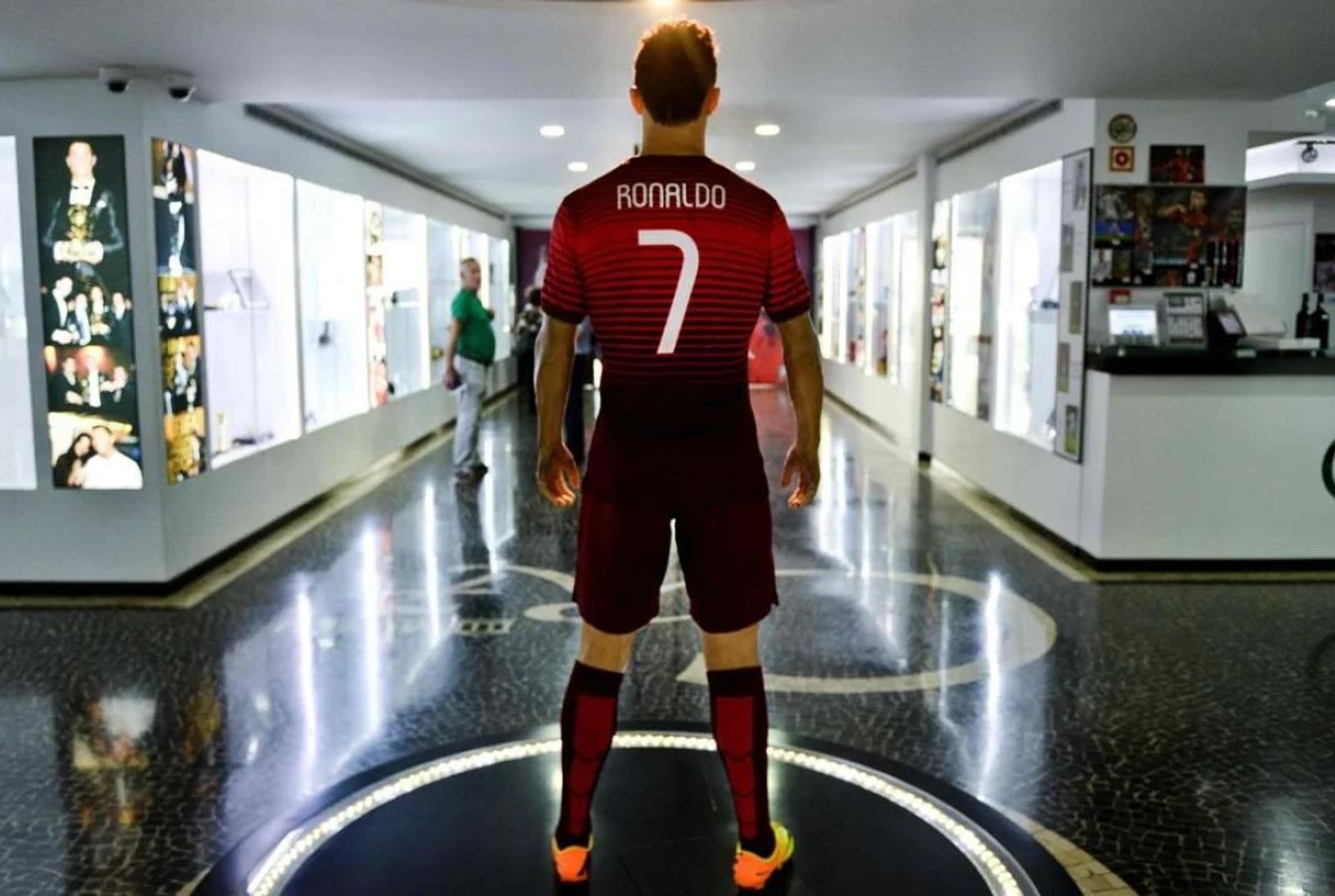 Choáng ngợp bên trong bảo tàng Ronaldo tại Hong Kong (Trung Quốc)- Ảnh 3.