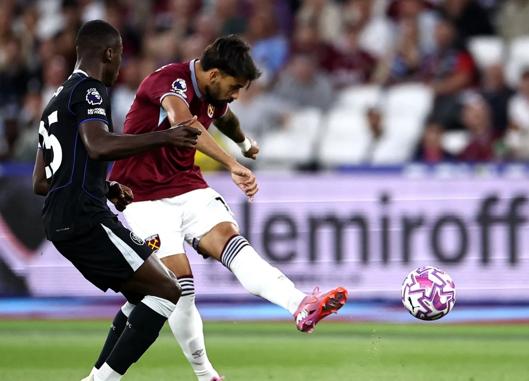 Thắng vùi dập chủ nhà West Ham 5-1, Chelsea lên đỉnh bảng Ngoại hạng Anh- Ảnh 1.