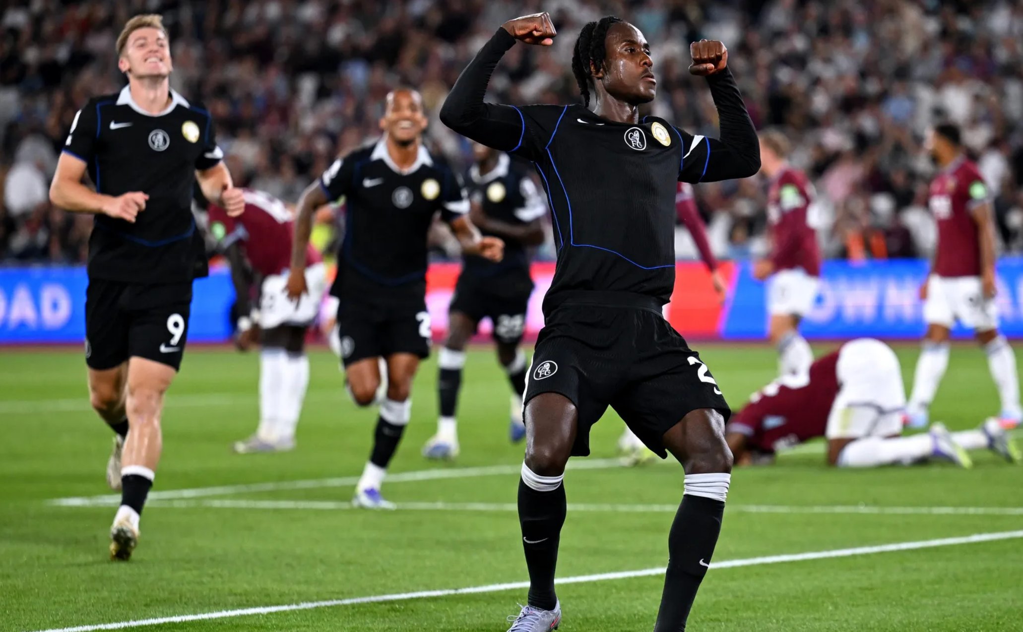 Thắng vùi dập chủ nhà West Ham 5-1, Chelsea lên đỉnh bảng Ngoại hạng Anh- Ảnh 7.
